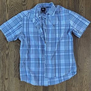 ⭐️ 3/$10 ⭐️ Quicksilver Gray Short Sleeve Button Up